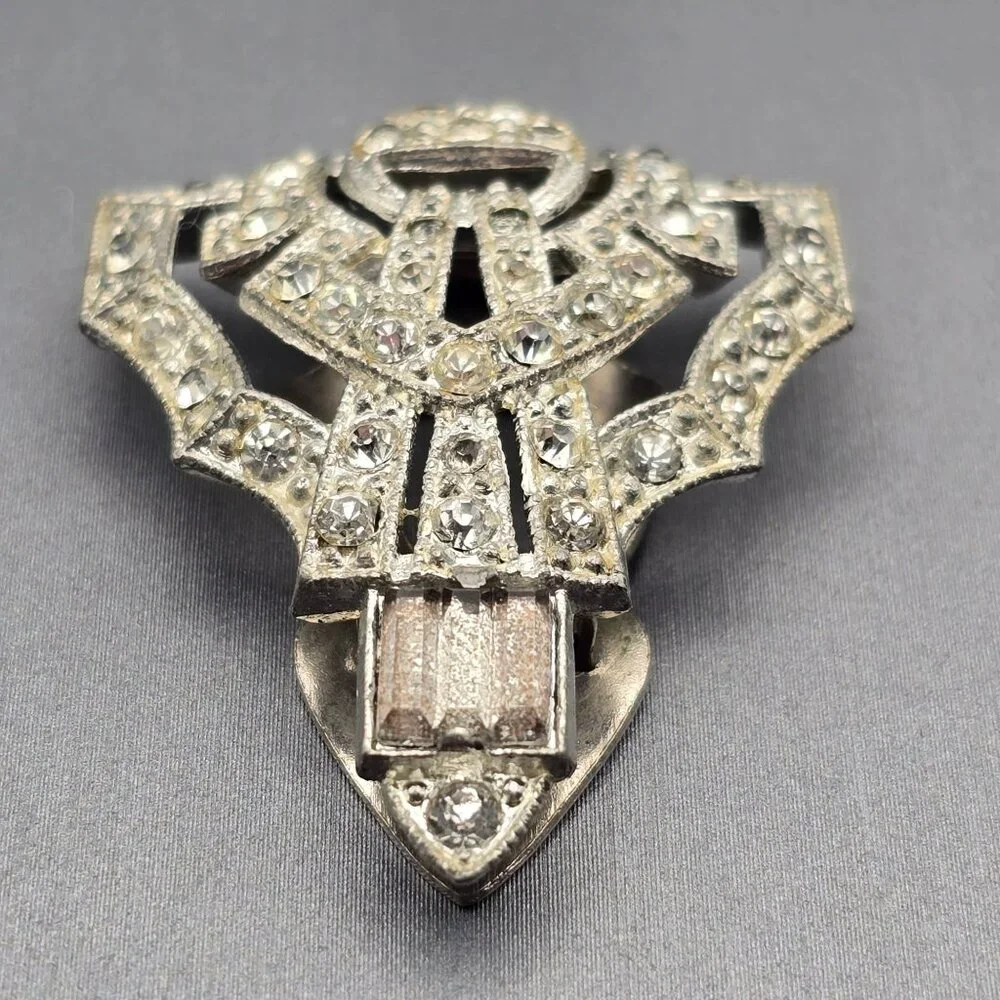 Vintage Art Deco Rhinestone Dress Clip 1.5" Silver Tone Estate Jewelry Cutouts - Picture 4 of 9